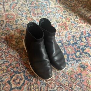 Cole Hahn Waterproof leather boots - black - size 8